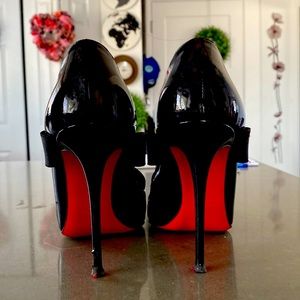 Louboutin heels size 38.5
